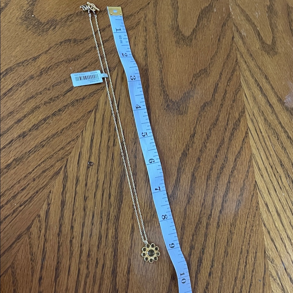 Banana Republic Gold Flower Cluster Pendant Necklace - Picture 5 of 5
